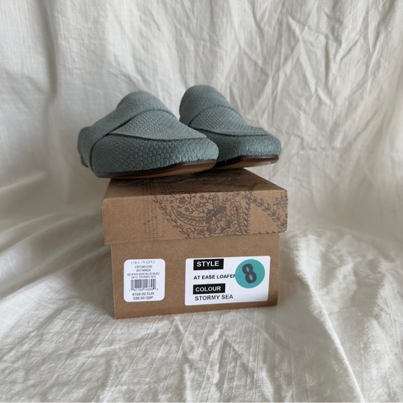 🤠 Free People At Ease Loafers | Size 8 | Stormy Sea Blue Suede Slip-On - Picture 8 of 9